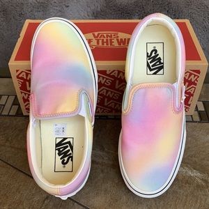 Aura vans size 7.5 fit like a 7. Brand new